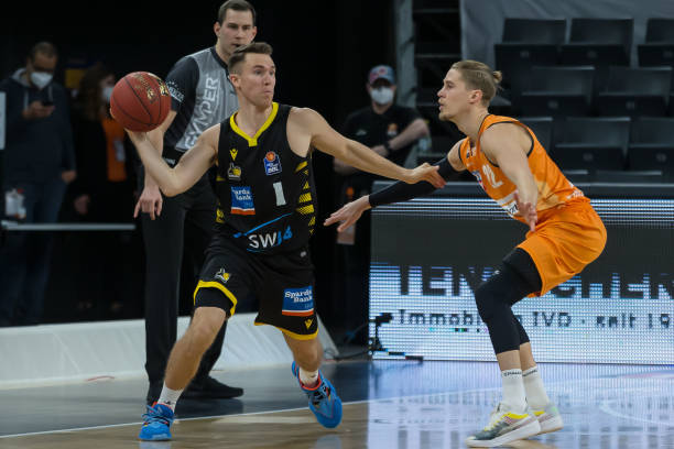 共筑胜率神 共筑胜率神